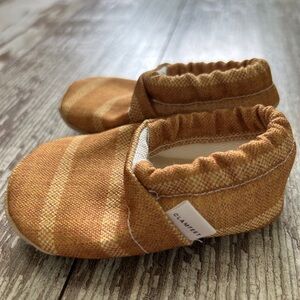 Clamfeet baby shoes 0-6 months, organic cotton lining, rubber sole, washable.